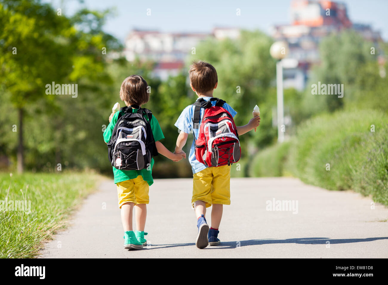 kids walking rucksack