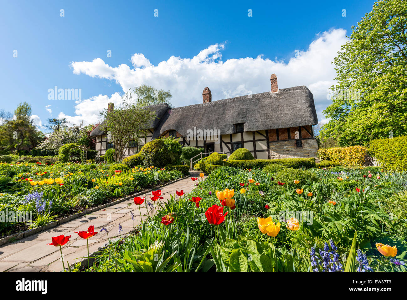 Anne Hathaway s Cottage And Gardens In Stratford Upon Avon Was The Home 