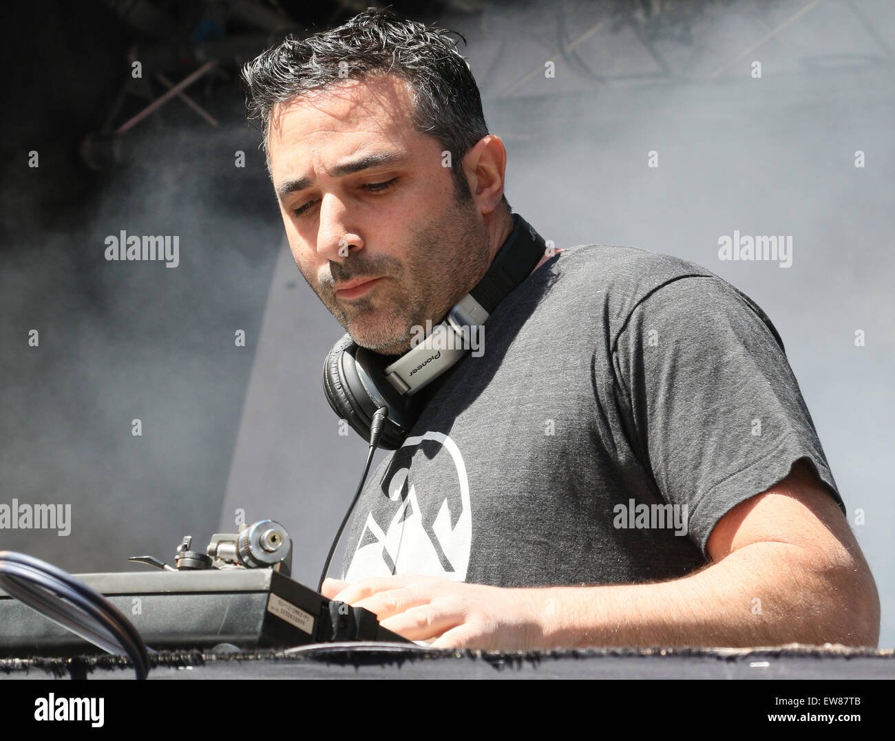 national-record-stores-day-2015-featuring-dj-yoda-where-london