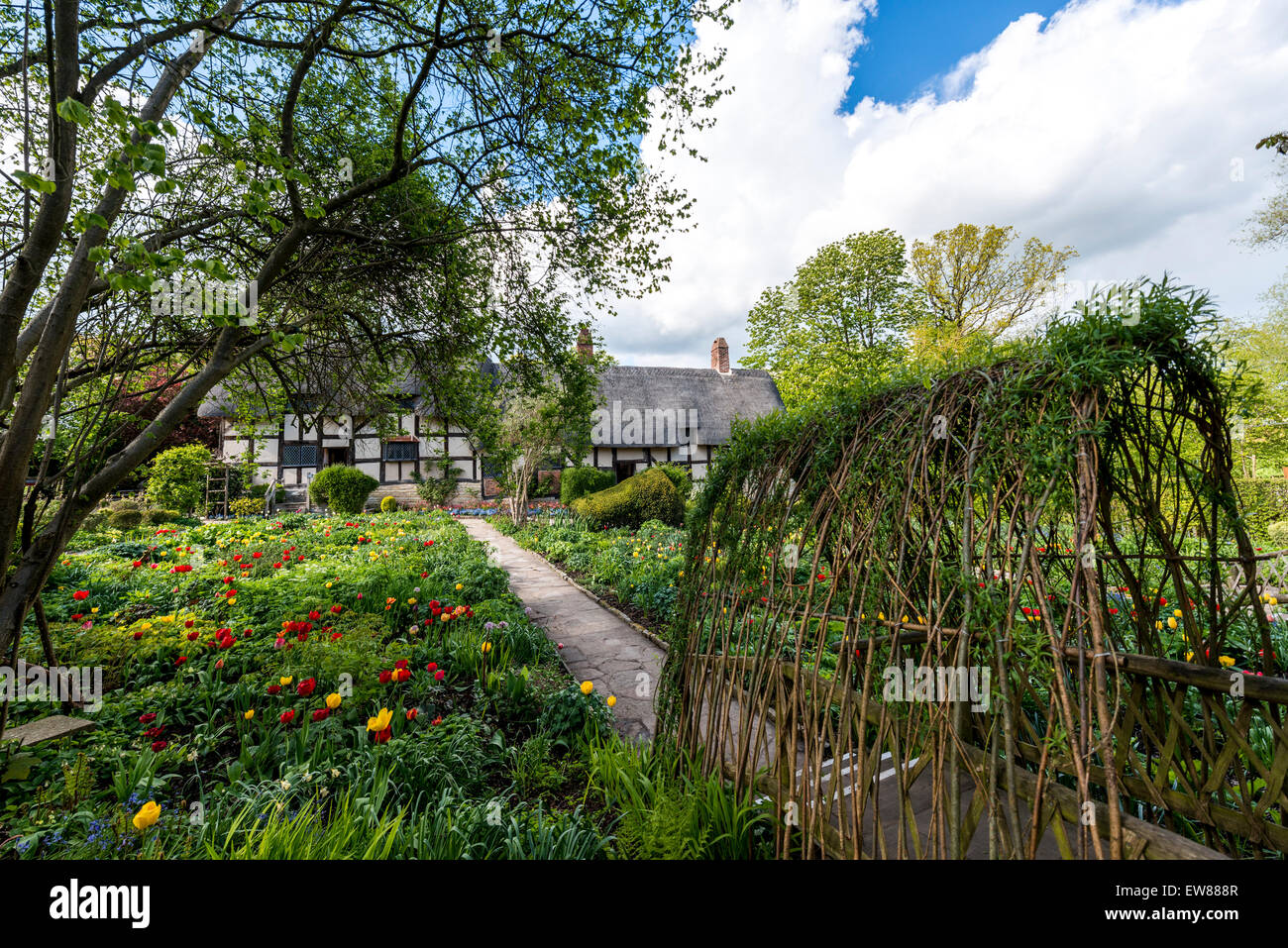 Anne Hathaway's Cottage and Gardens in Stratford upon Avon was the home of Anne Hathaway, the wife of William Shakespeare Stock Photo