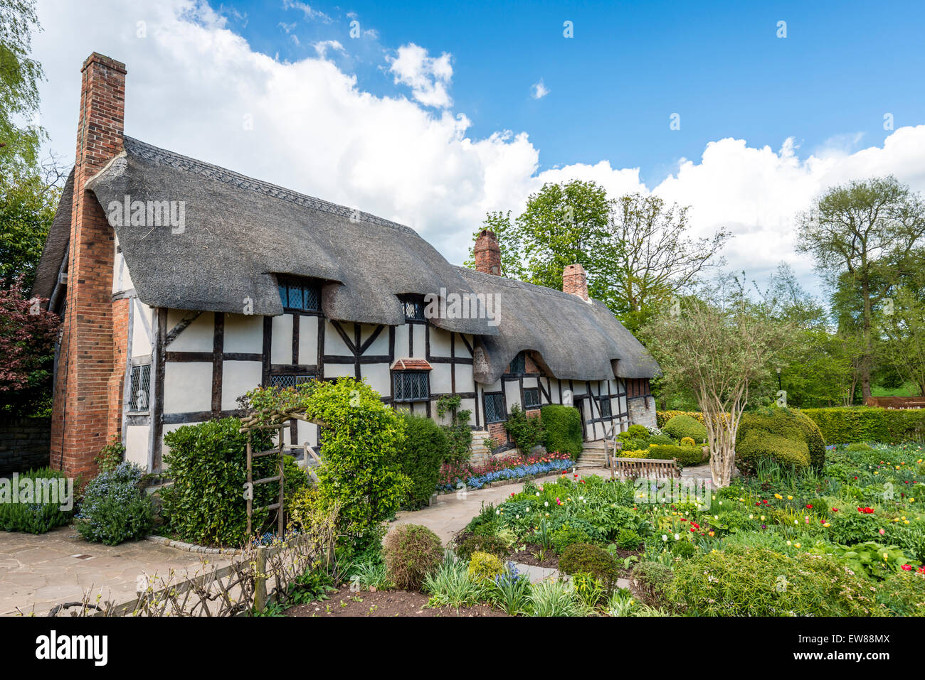 Anne Hathaway Cottage Hi res Stock Photography And Images Alamy