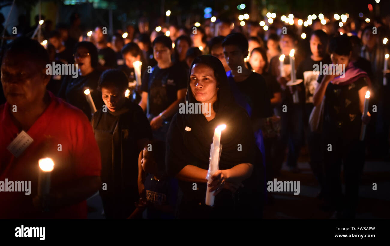 People grief candles hi-res stock photography and images - Alamy