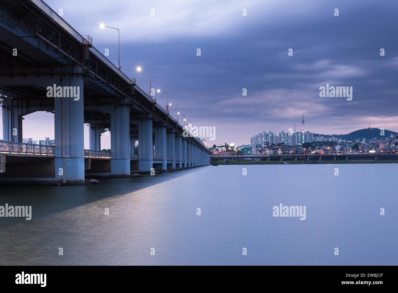 Banpo Bridge at night, Seoul, Soth Korea Stock Photo