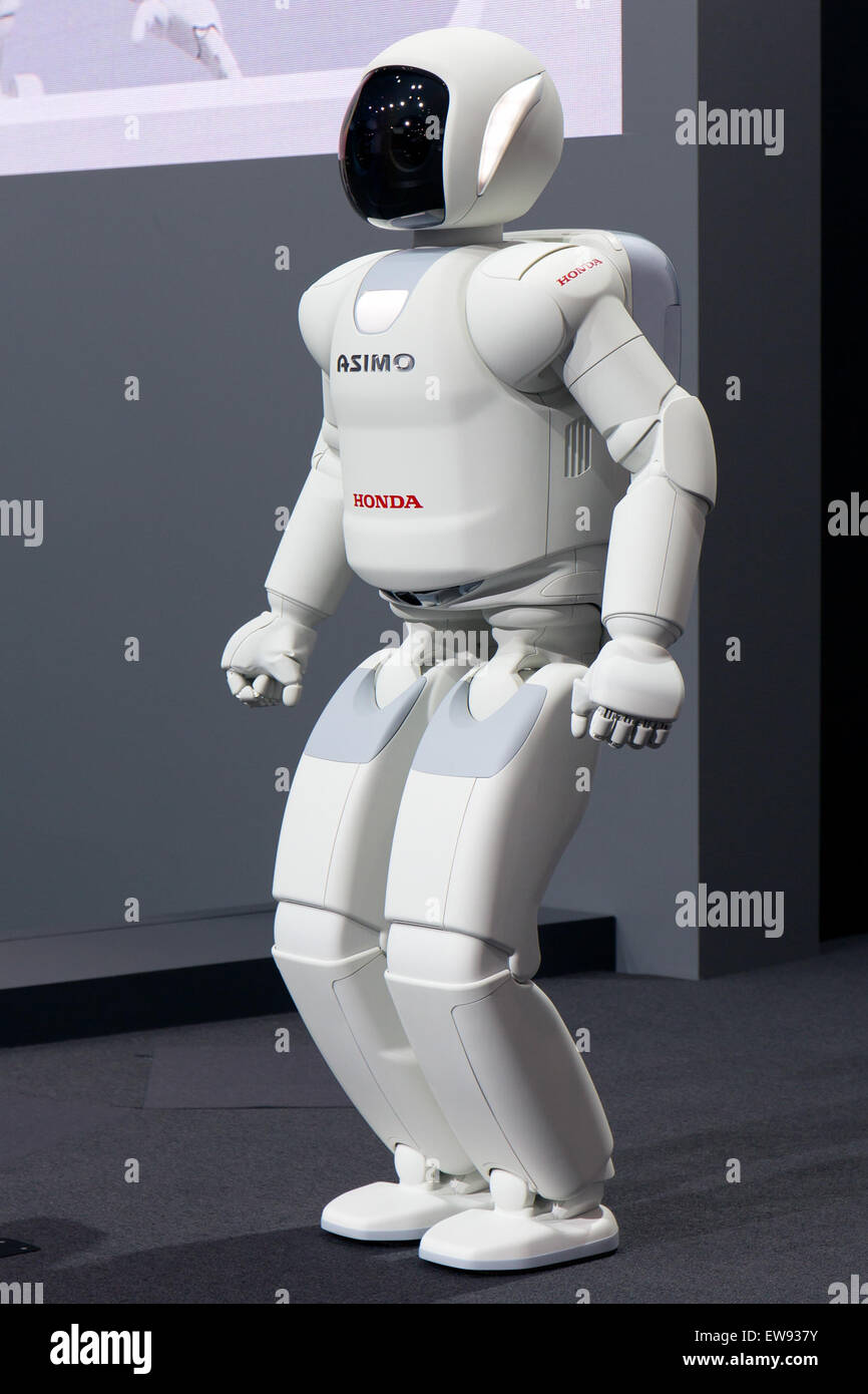 The Honda ASIMO (ver. 2011) displayed at the 2013 Tokyo Motor Show ...