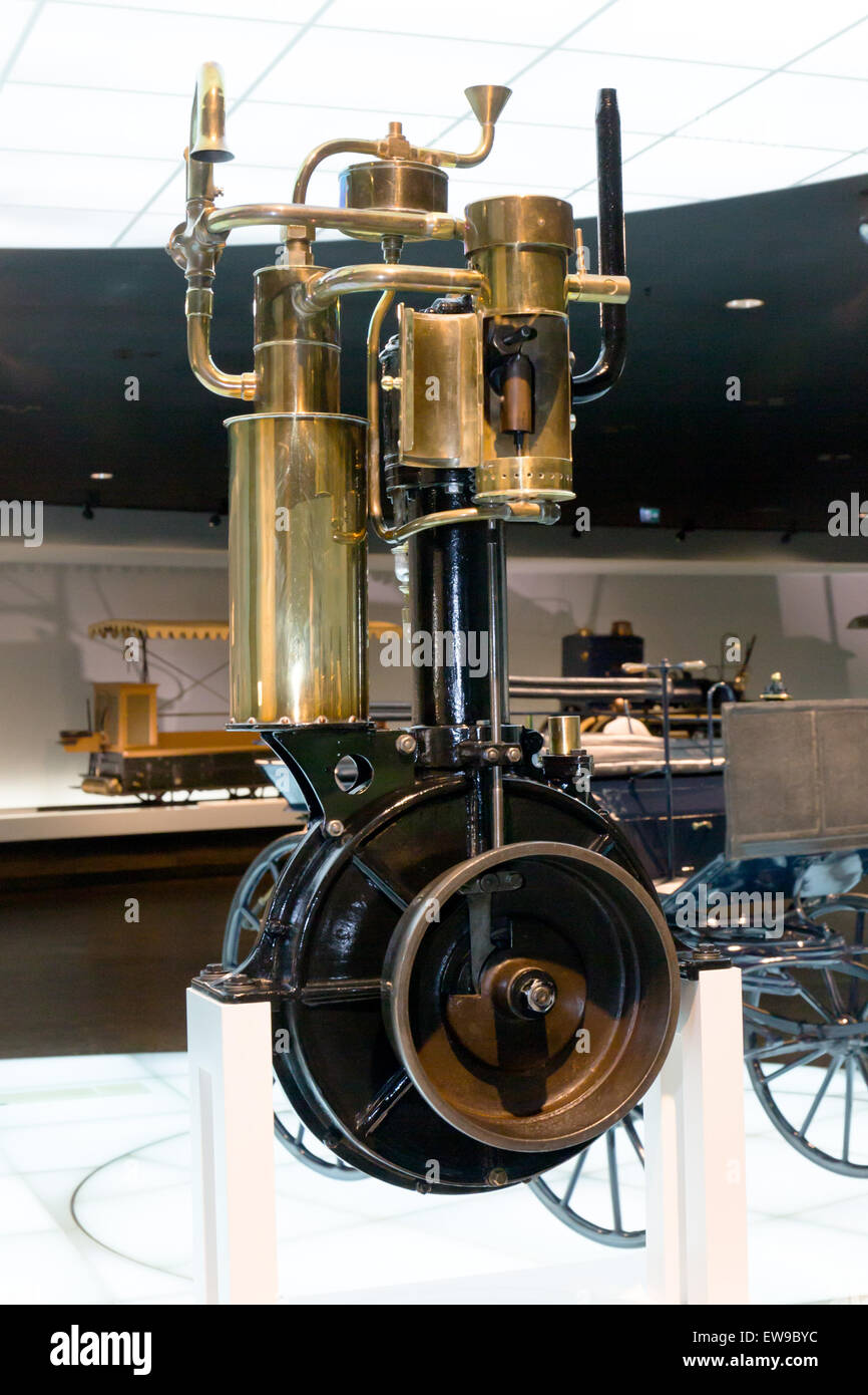 Daimler Standuhr engine 2 Mercedes-Benz Museum Stock Photo