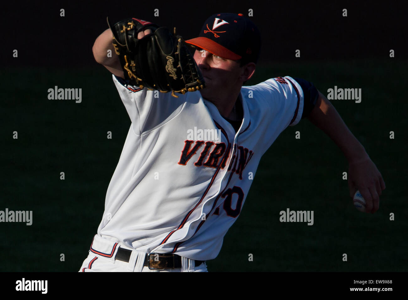 Omaha, NE, USA. 20th June, 2015. Virginia pitcher Brandon Waddell #20 in action during game 13 of the 2015 NCAA Men's College World Series between the Florida Gators and Virginia Cavaliers at TD Ameritrade Park in Omaha, NE.Nathan Olsen/Cal Sport Media. Credit:  csm/Alamy Live News Stock Photo