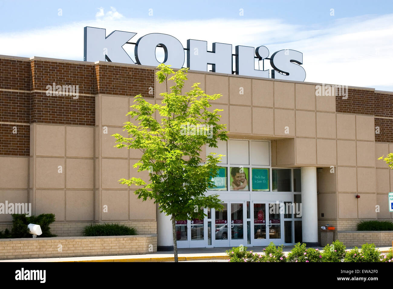 Kohl's department store presented its pop-up trailer promoting