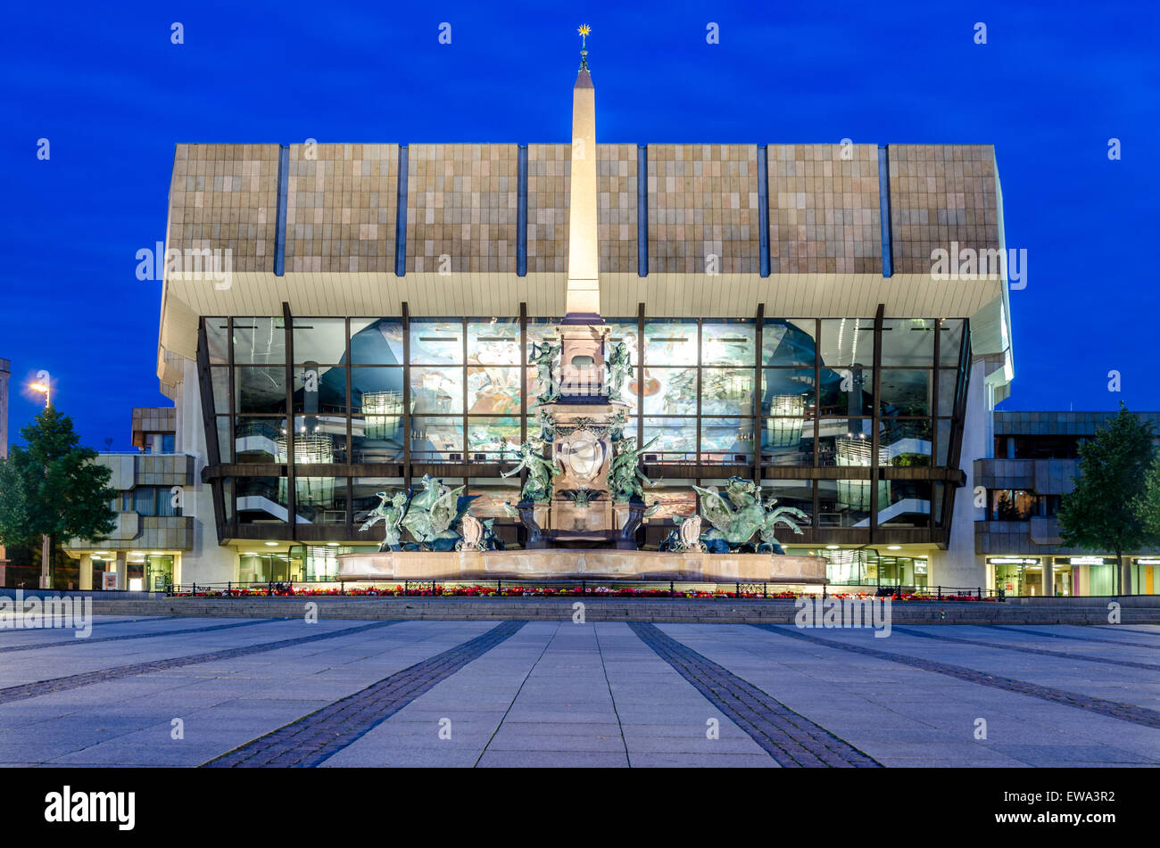 Leipzig Concert Hall (Gewandhaus) and Mendebrunnen at twilight Stock Photo