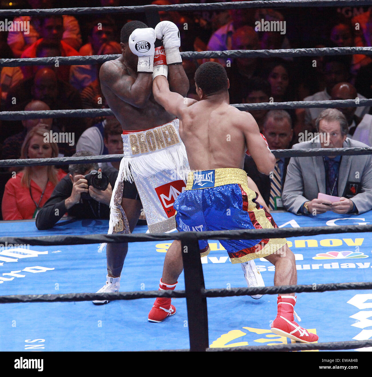 Las Vegas, Nevada, USA. 21st June, 2015. Boxers Shawn Porter and Adrien