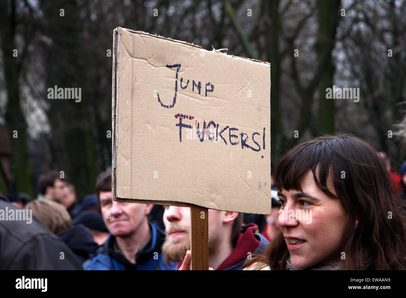 "Jump Fuckers!" - Impressionen von der Demonstration "Wir zahlen nicht fuer Eure Krise", 28. Maerz 2009, Berlin-Mitte. Stock Photo