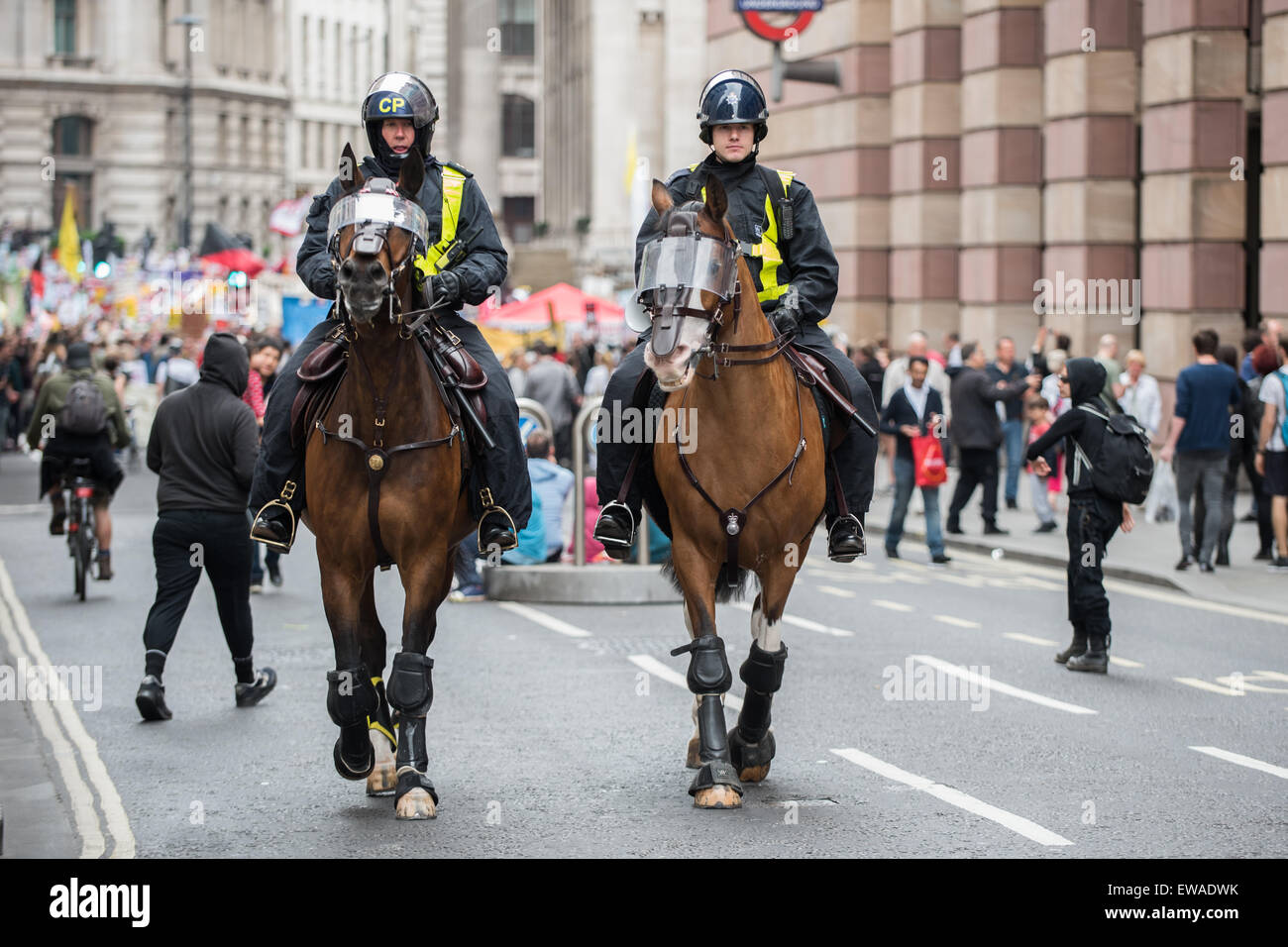 Police horses uk riot hi-res stock photography and images - Alamy