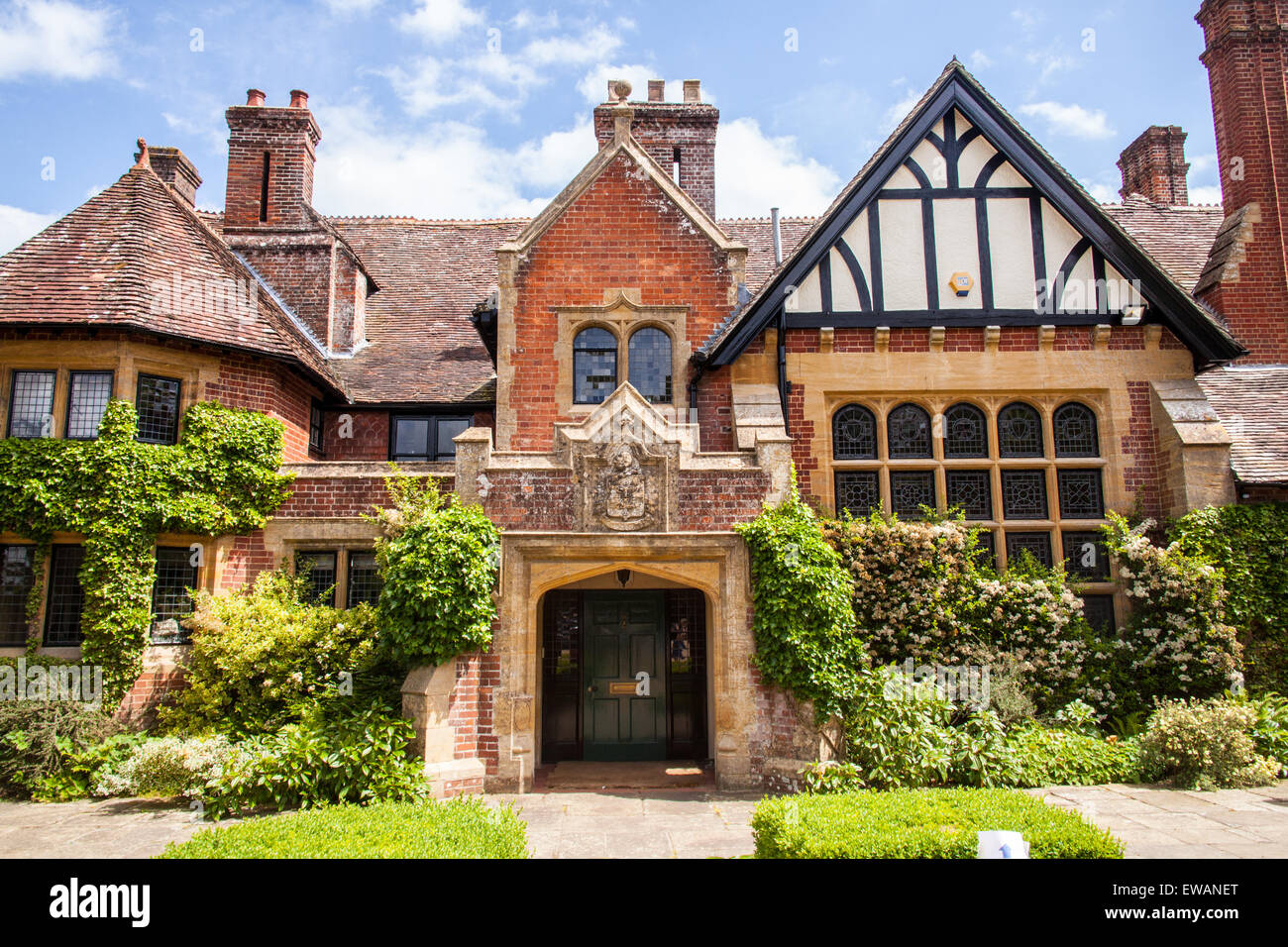 Weir House, Alresford, Hampshire, England Stock Photo Alamy