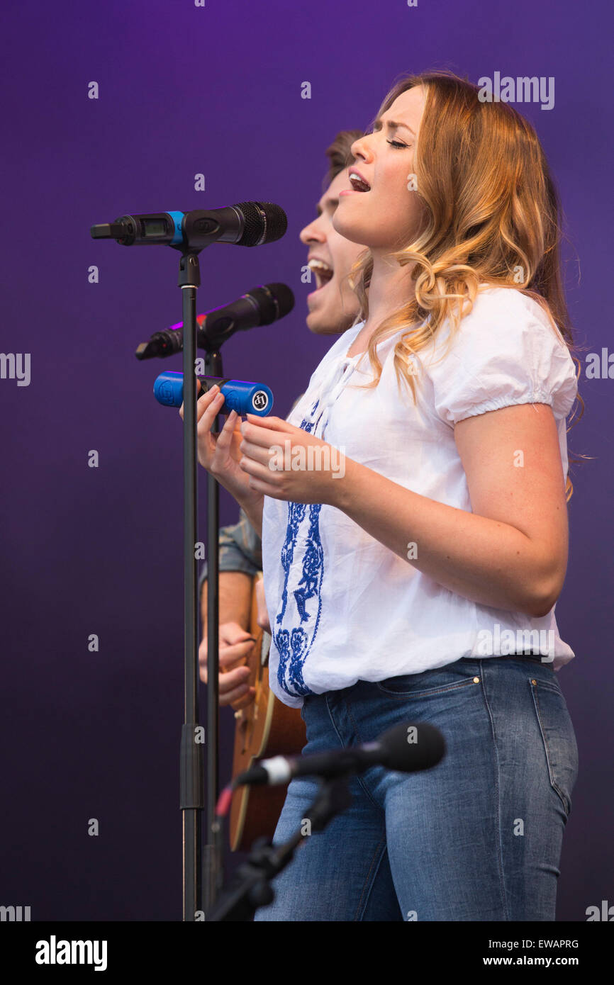 London, UK. 21 June 2015. Stars from the forthcoming Burt Bacharach-musical 'What's It All About - Bacharach Reimagined' perform at West End Live 2015 in Trafalgar Square. The musical will open at the Menier Chocolate Factory in July. Credit:  Nick Savage/Alamy Live News Stock Photo