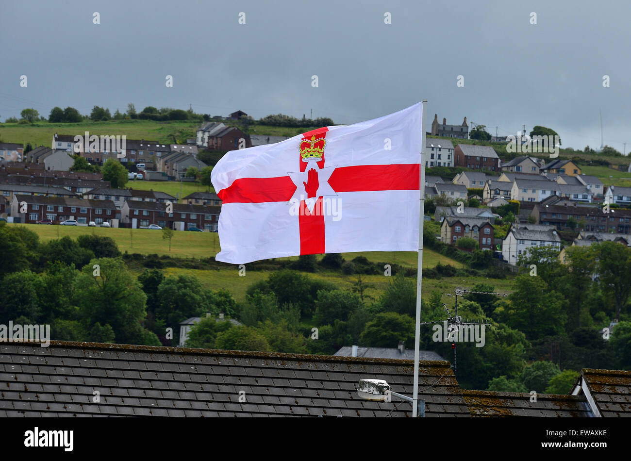 Ulster loyalist flag flying in loyalist Fountain Estate, under Derry Walls in Londonderry (Derry), Northern Ireland. Stock Photo