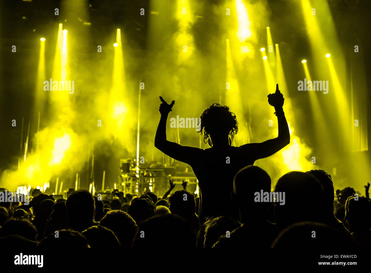 Barcelona, Spain. 21st June, 2015. Festival goers move to the music of British electronic dance music duo 'Chemical Brothers' during the 22nd Sonar Barcelona festival. © Matthias Oesterle/ZUMA Wire/ZUMAPRESS.com/Alamy Live News Stock Photo