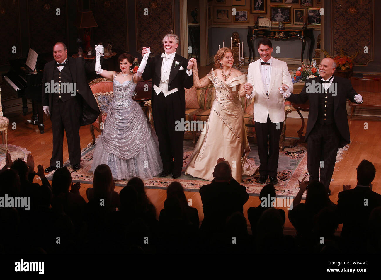 Opening night curtain call for Living On Love at the Longacre Theatre.  Featuring: Blake Hammond, Anna Chlumsky, Douglas Sills, Renee Fleming, Jerry O'Connell, Scott Robertson Where: New York City, New York, United States When: 20 Apr 2015 Stock Photo