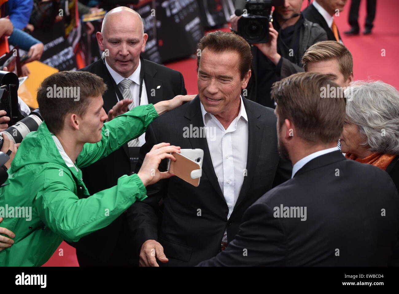 Berlin, Germany. 21st June, 2015. Austrian-American actor and politician Arnold Schwarzenegger attends the Premiere of the movie 'Terminator Genisys' at CineStar Theater at the Sony Center in Berlin, Germany. Credit:  dpa picture alliance/Alamy Live News Stock Photo