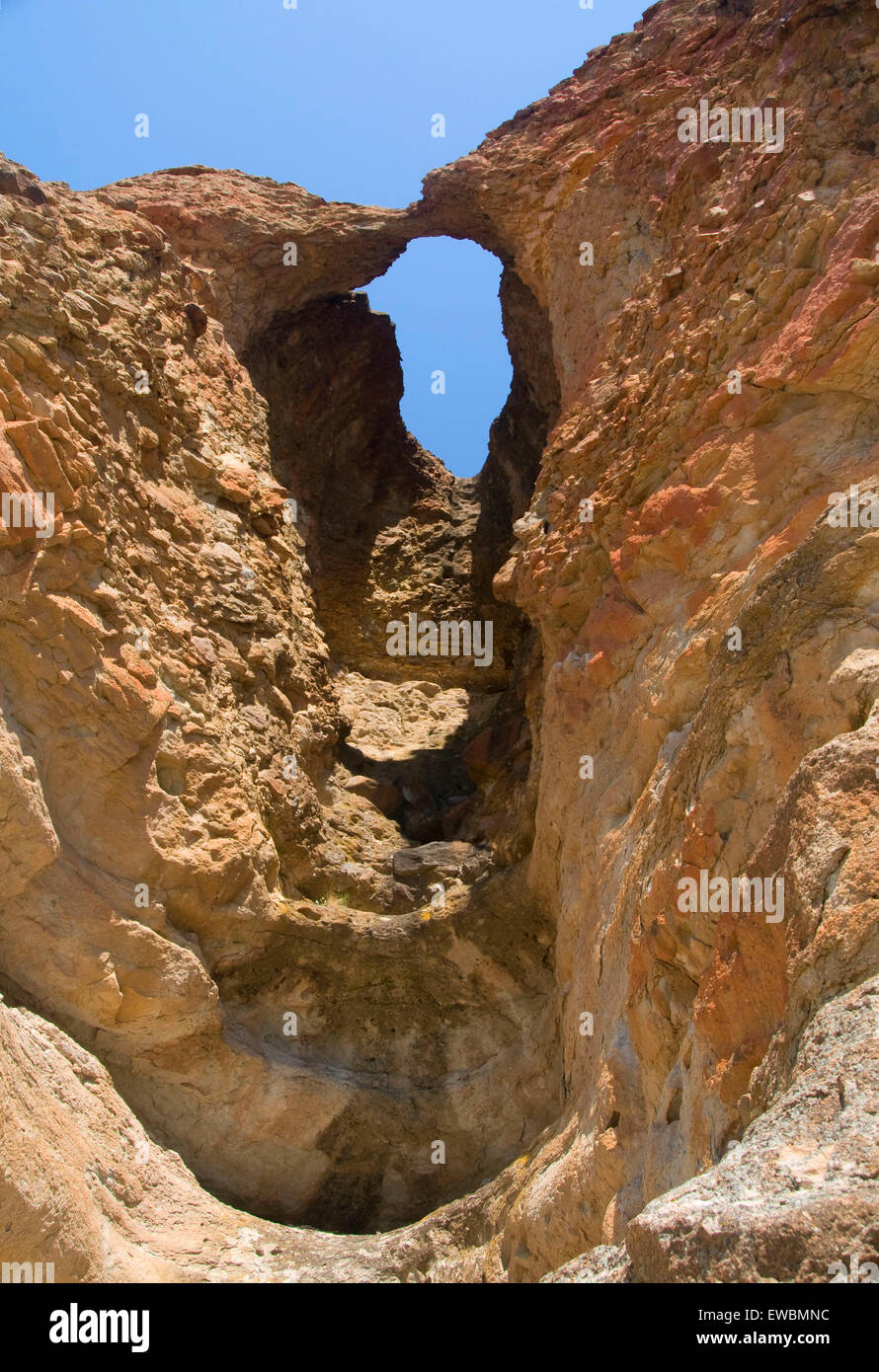 Clarno Arch, John Day Fossil Beds National MonumentClarno Unit