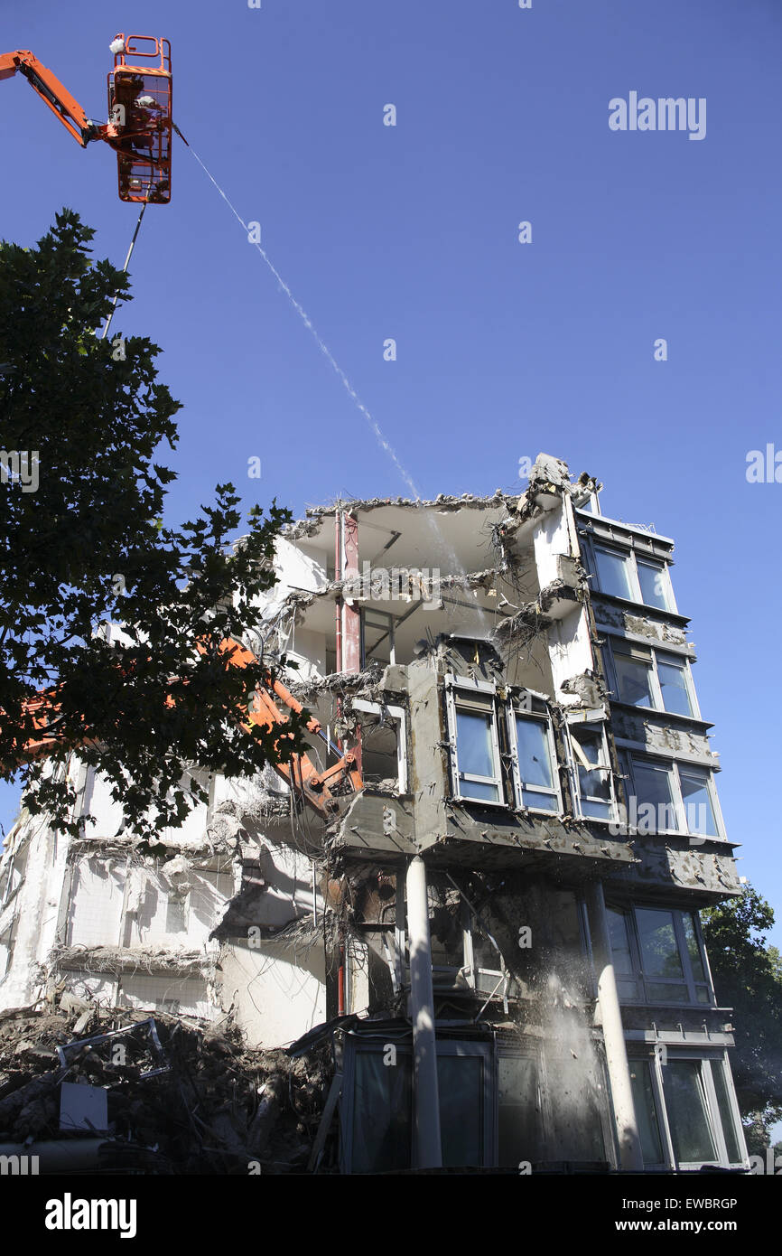 DEU, Germany, Cologne, demolition of a house at the street Rheinuferstrasse. Stock Photo