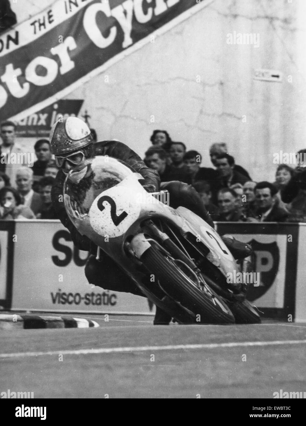 Mike hailwood isle 1966 man hires stock photography and images Alamy