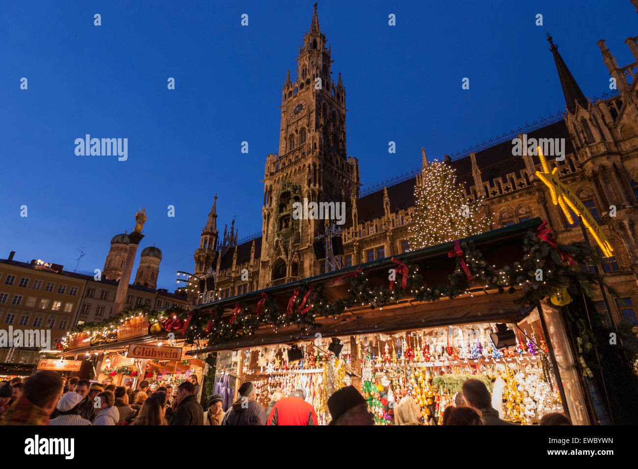 Christmas Market in Marienplatz Munich Stock Photo - Alamy