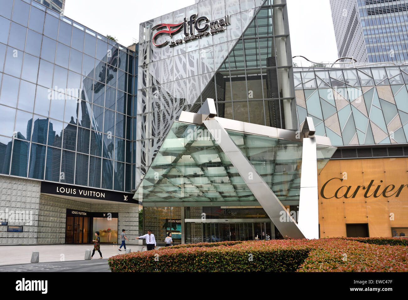 Cartier Louis Vuitton IFC Mall Shanghai Pudong City China World Stock Photo: 84474643 - Alamy