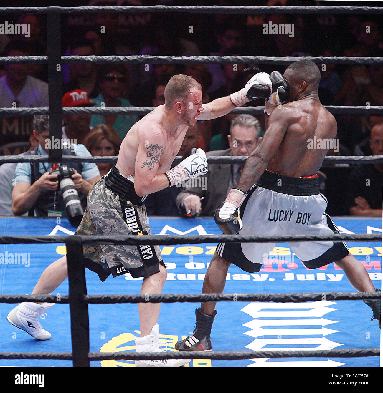 Sammy Reeson Boxer Las Vegas, Nevada, USA. 21st June, 2015. Boxers Sammy Chavez and WALE ...