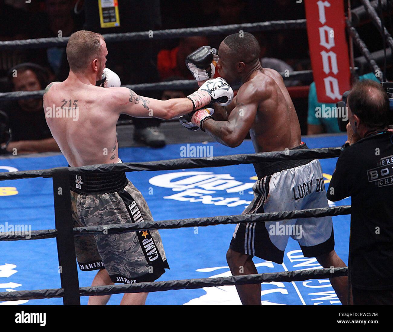 Sammy Reeson Boxer Las Vegas, Nevada, USA. 21st June, 2015. Boxers Sammy Chavez and WALE ...