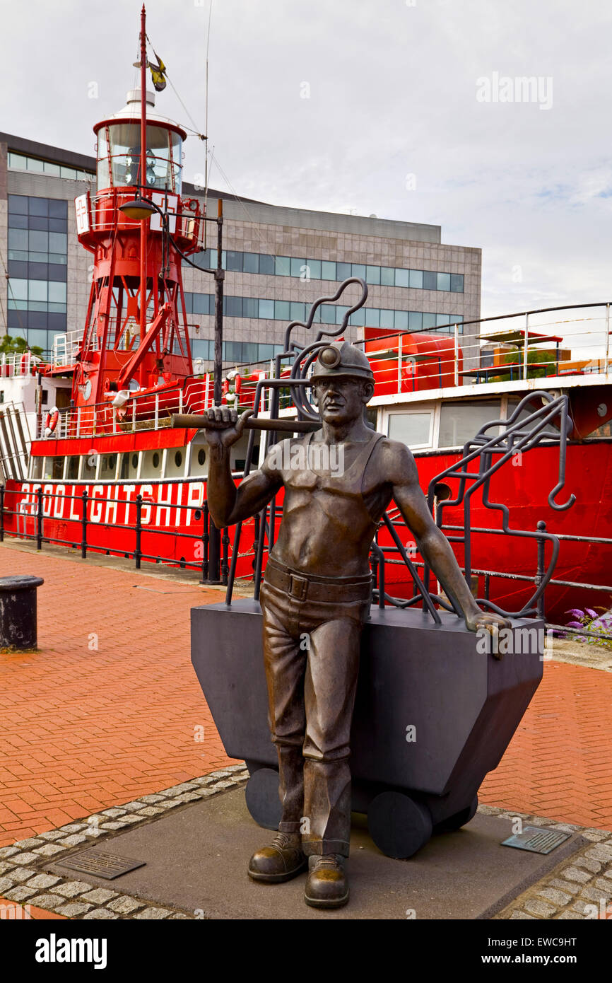 Pit to Port sculpture Cardiff Wales UK Stock Photo