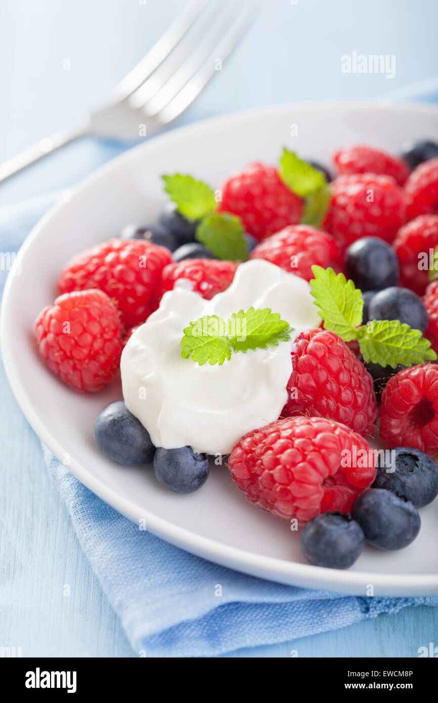 fresh fruit salad with raspberry blueberry Stock Photo - Alamy