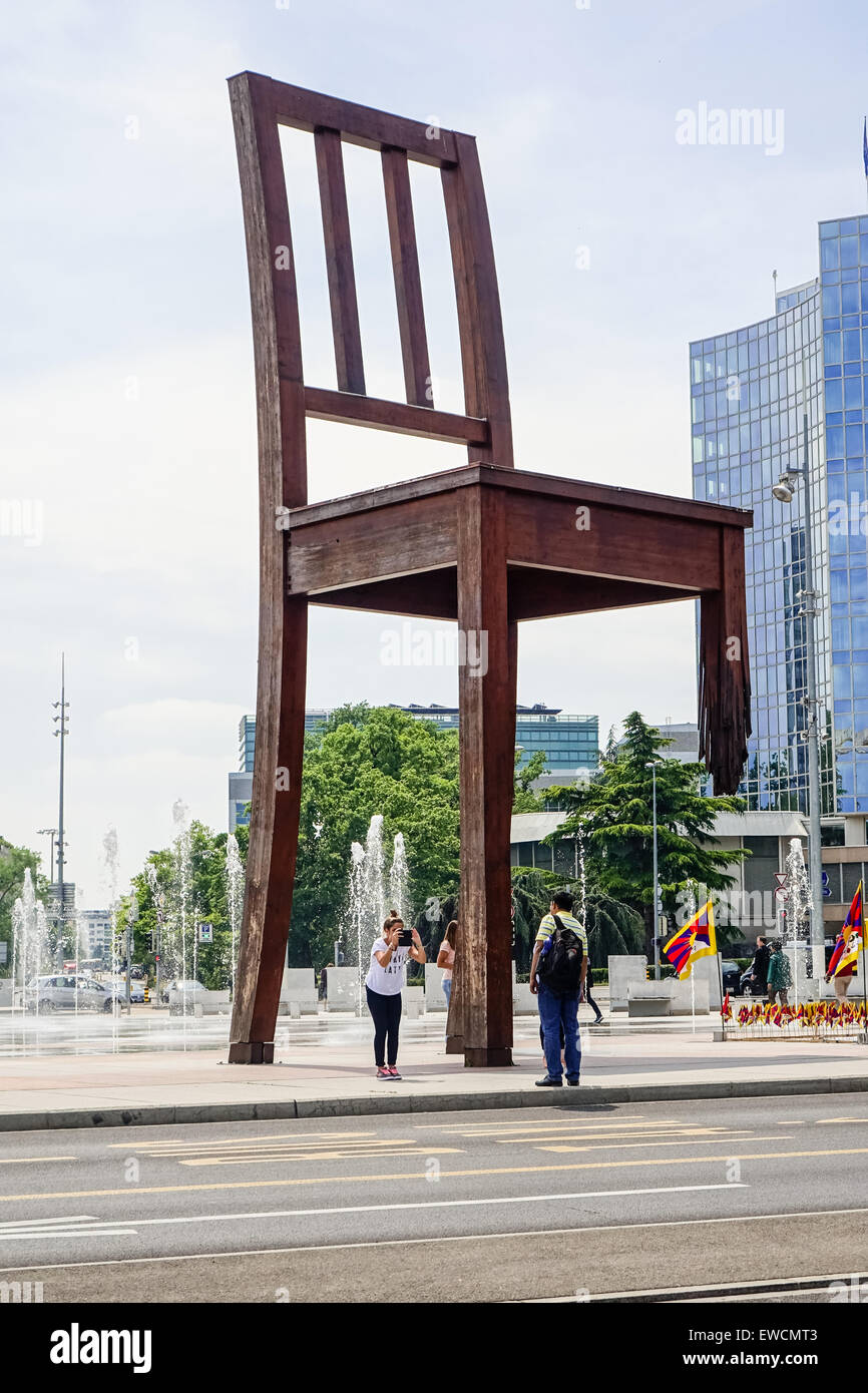 Broken Chair Geneva Stock Photo Alamy
