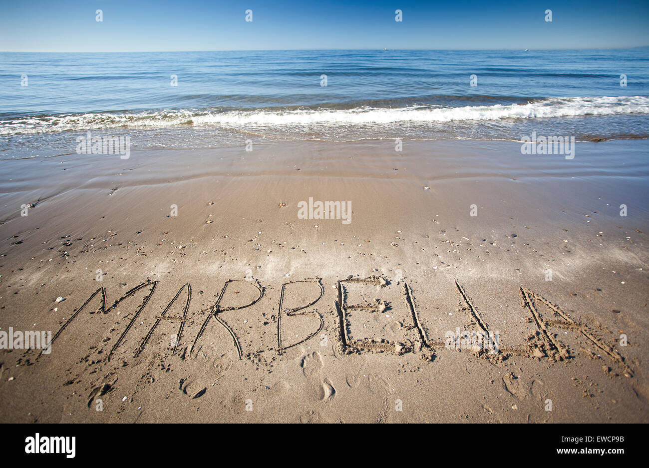 Letters on beach hi-res stock photography and images - Alamy