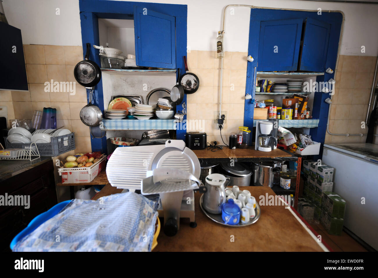 Messy kitchen hires stock photography and images Alamy