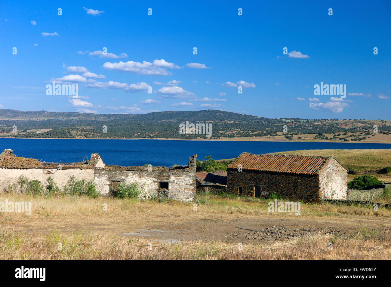 Santa Teresa reservoir at the ruined village of Salvatierra de Tormes, Castilla y Leon, Spain Stock Photo