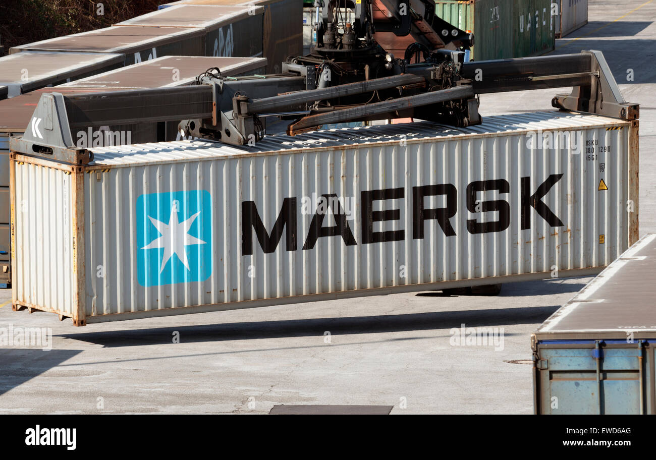 Maersk sealand container hires stock photography and images Alamy