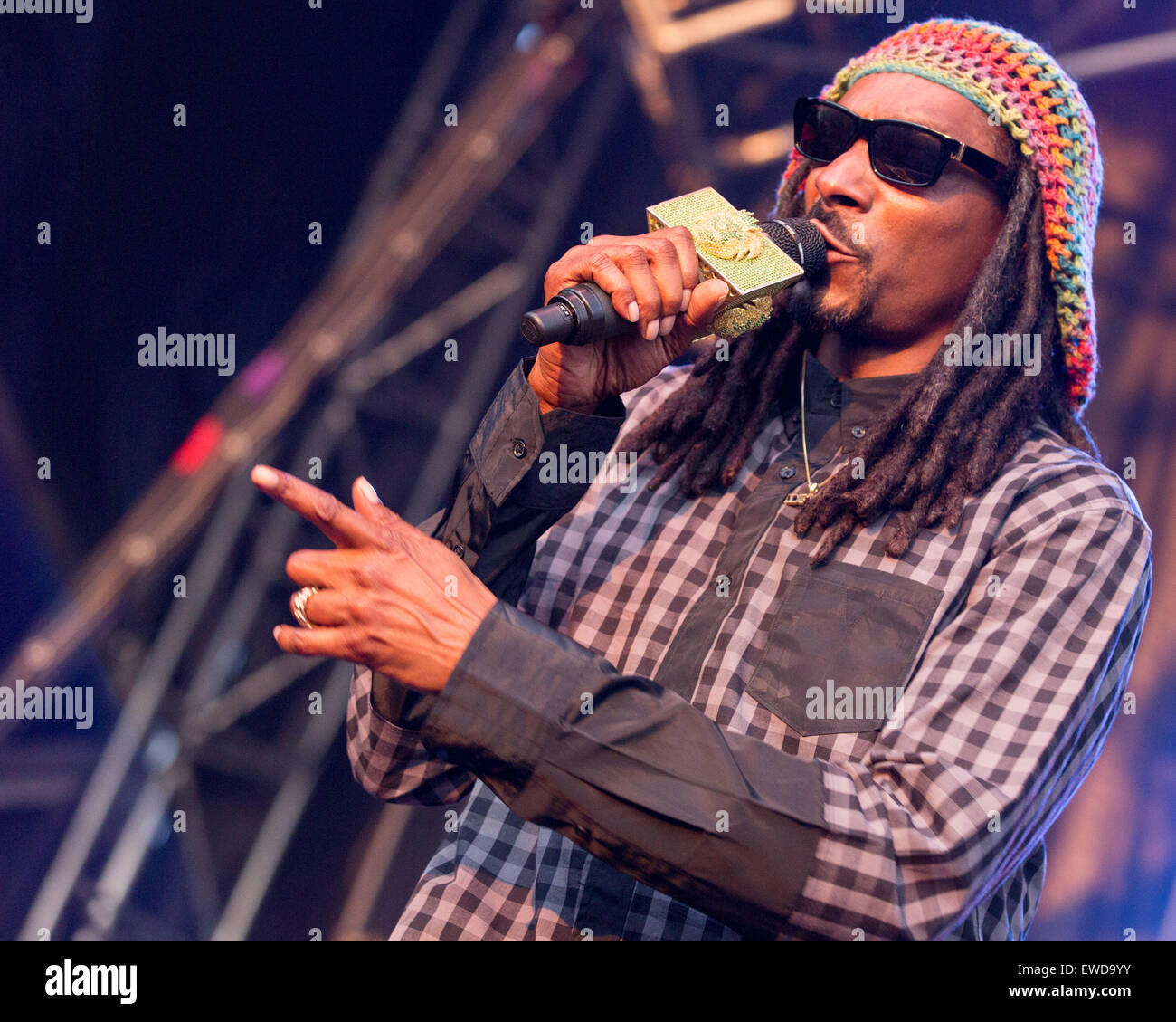 Fififly Rapper Dover, Deleware, USA. 21st June, 2015. Rapper SNOOP DOGG performs live ...