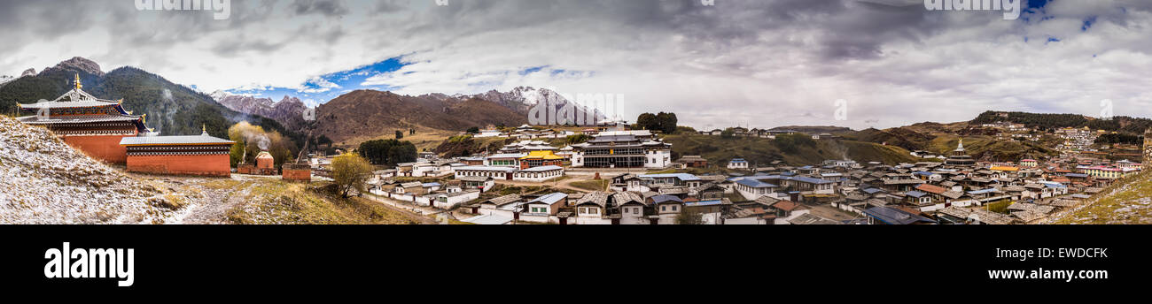 Tibetan Buddhist monastery in China Stock Photo