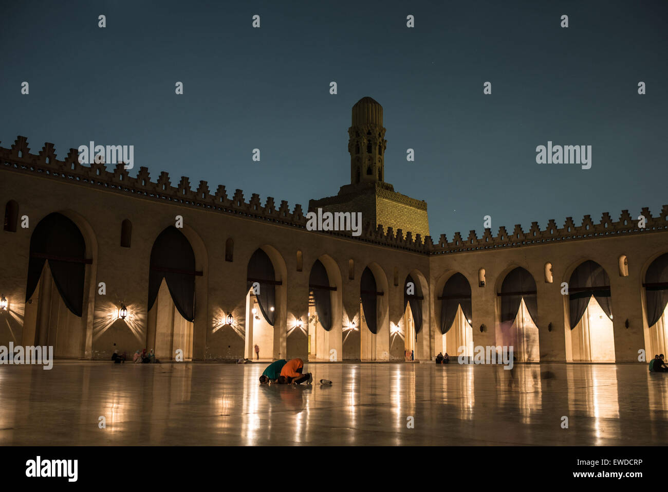 Cairo. 23rd June, 2015. Muslims pray at the Hakeem Mosque in Cairo, Egypt, on June 23, 2015, during the holy fasting month Ramadan. © Pan Chaoyue/Xinhua/Alamy Live News Stock Photo