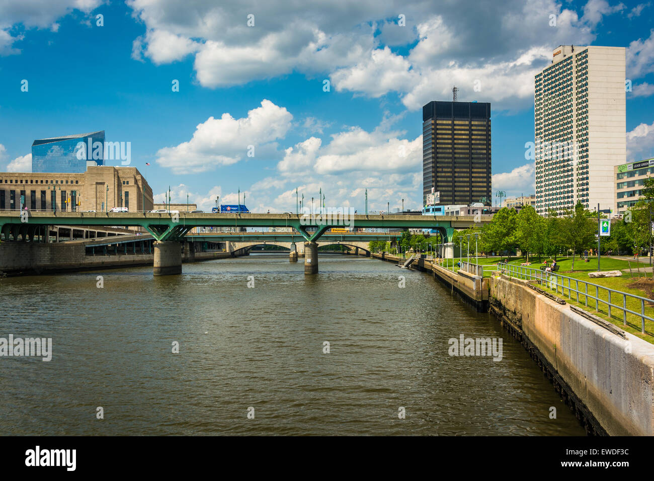 Bridges and buildings on the Schuylkill River in Philadelphia, Pennsylvania. Stock Photo