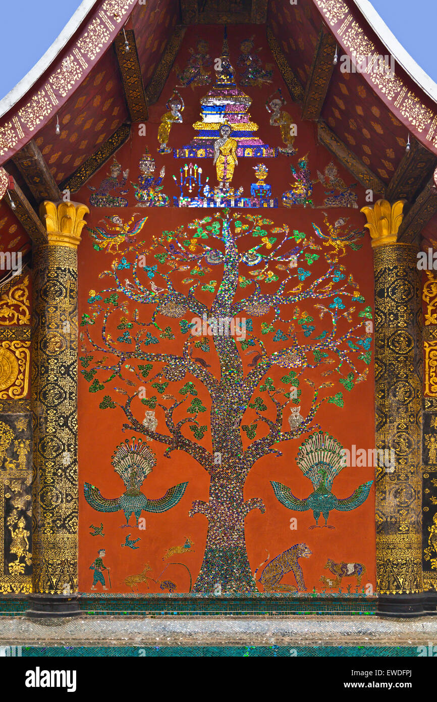Xieng Tree Wat xieng thong mosaic mural hi-res stock photography and images - Alamy