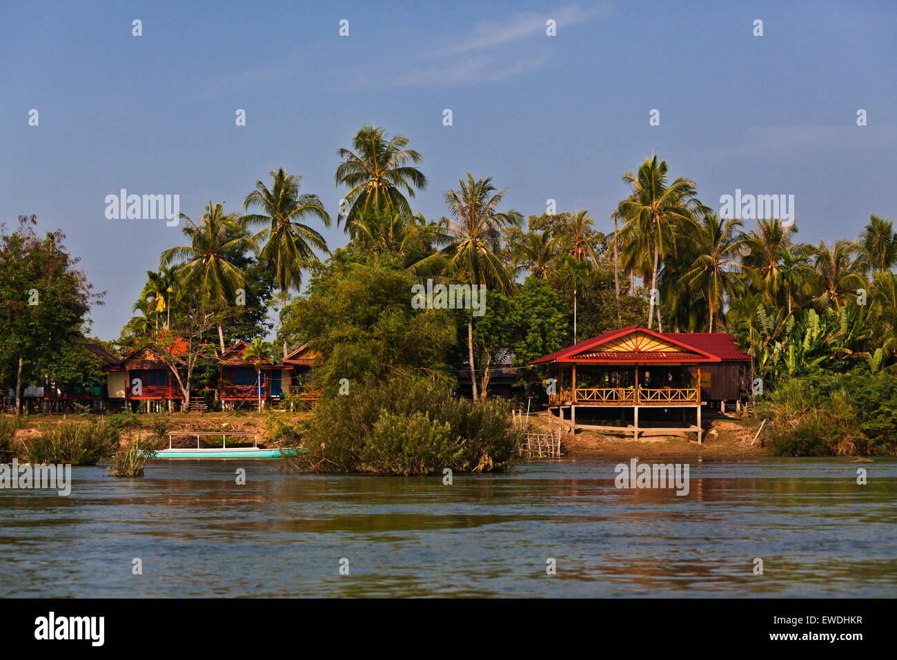 BUNGALOWS on DONE DET ISLAND in the 4 Thousand Islands Area (Si Phan Don) of the MEKONG RIVER - SOUTHERN, LAOS Stock Photo