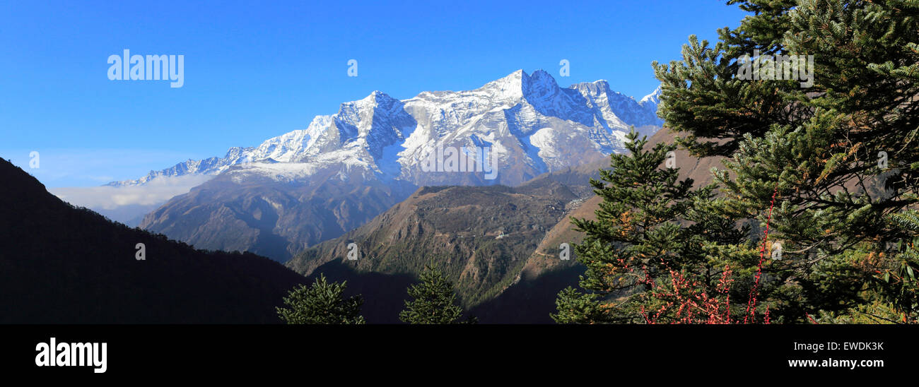 Konge mountain, on the Everest base camp trek, Sagarmatha National Park,  Solukhumbu district, Khumbu region, eastern Nepal, Asia Stock Photo - Alamy