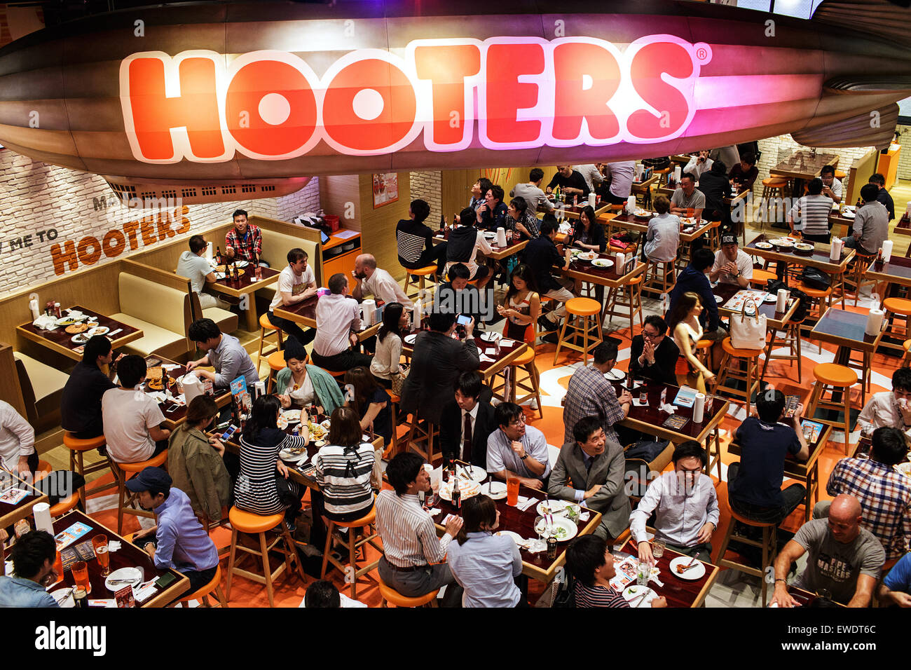 Hooters club restaurant in Shinjuku, Tokyo, Japan Stock Photo