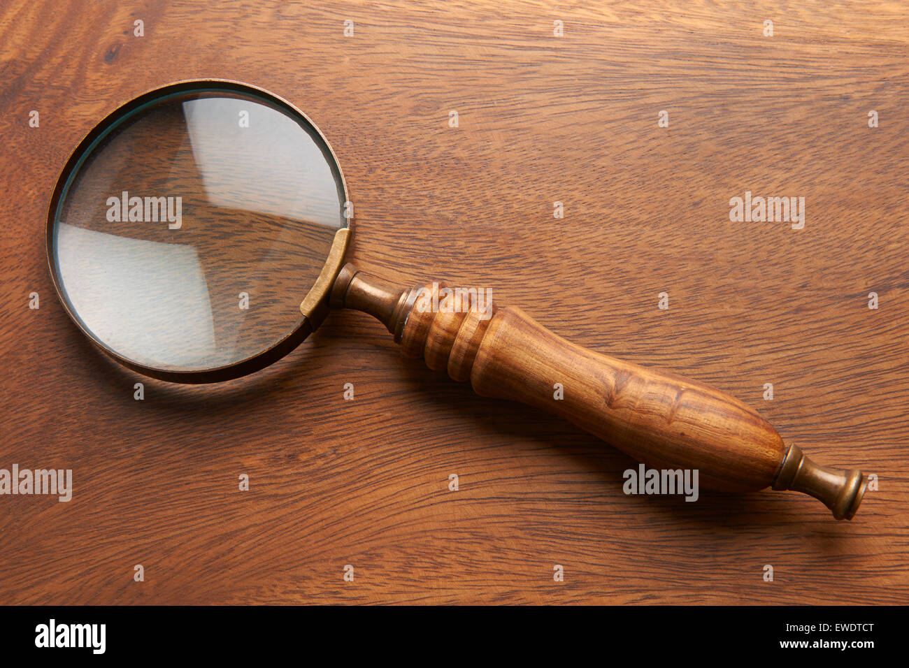 Antique magnifying glass studio hi-res stock photography and images - Alamy
