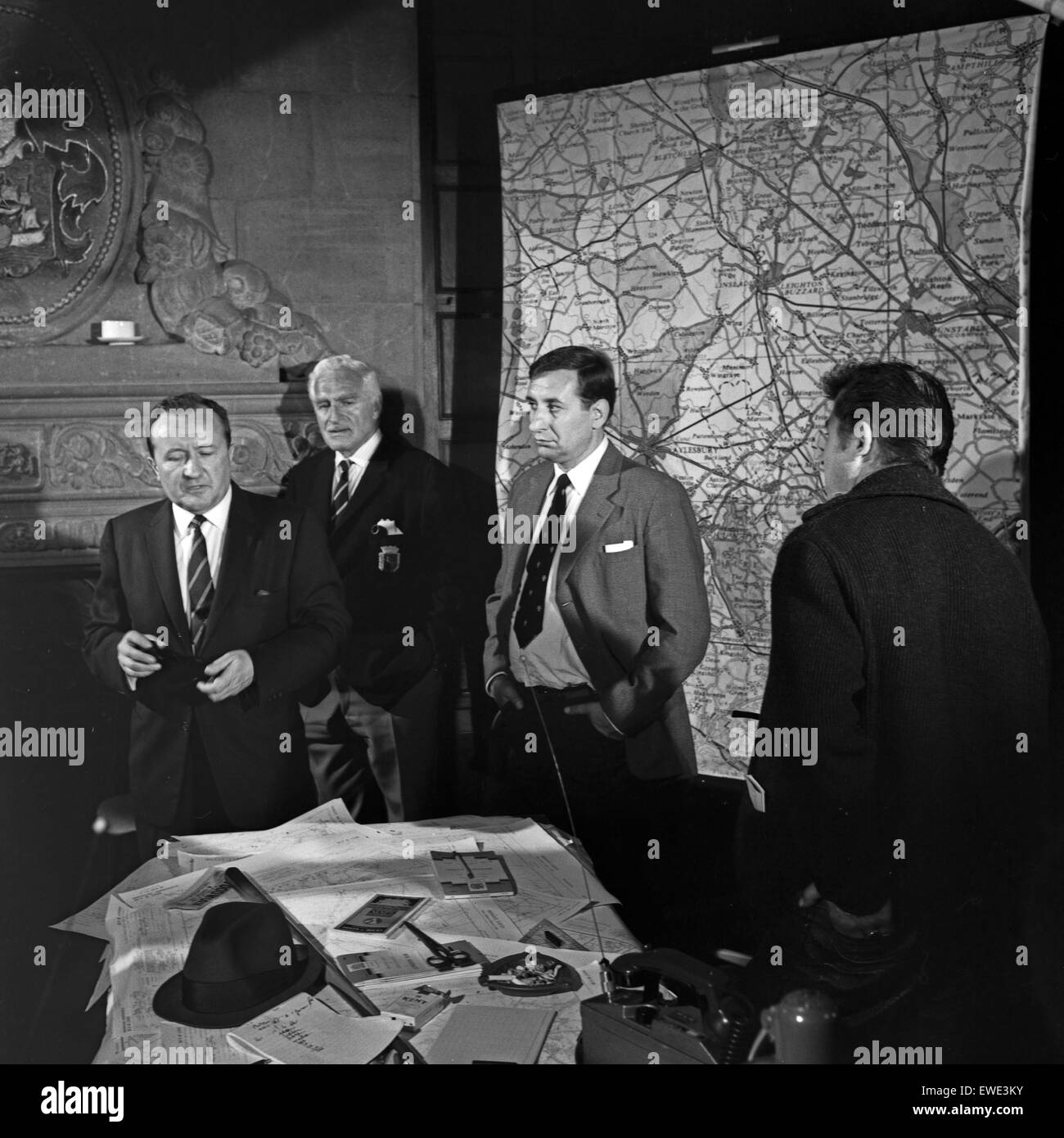 Die Gentlemen Bitten Zur Kasse