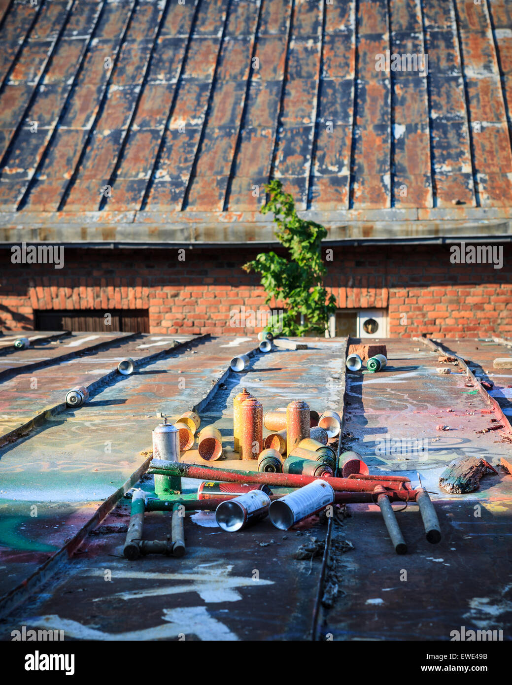 Spray paint cans used graffiti hires stock photography and images Alamy