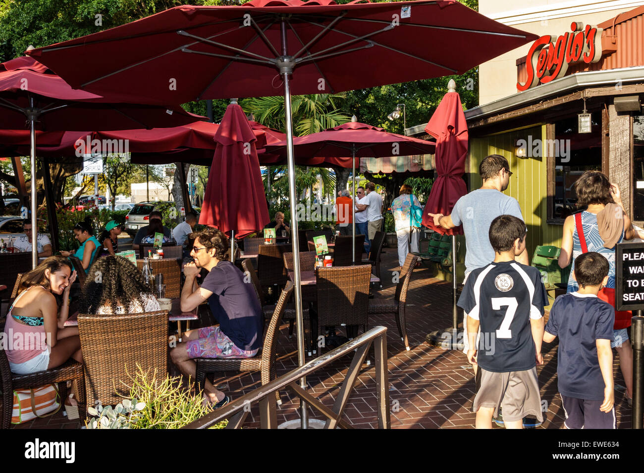 Sw entrance hires stock photography and images Alamy