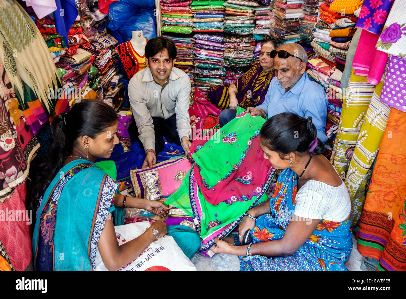 Mumbai India,Tardeo,Jehangir Boman Behram Road,Krishna Collection,dress store,fabric,sari,saree,wearing,man men male,manager,salesman,woman female wom Stock Photo