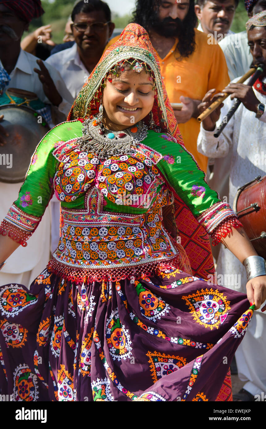 holi gujarati girl