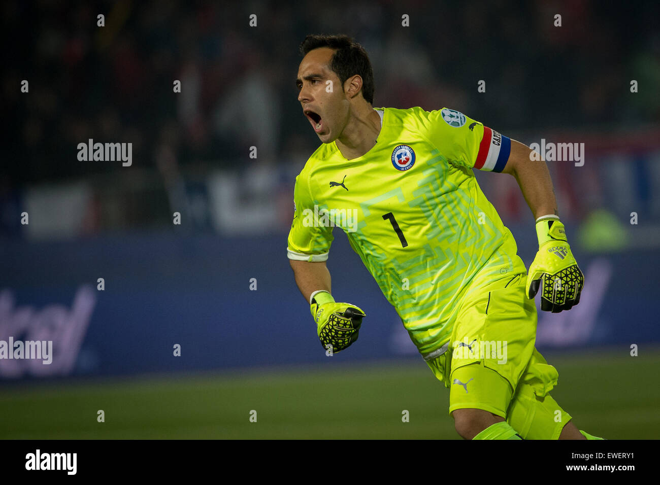Santiago, Chile. 24th June, 2015. Chile's goalkeeper Claudio Bravo celebrates the goal against Uruguay during their quarterfinal at 2015 Copa America in Santiago, Chile, on June 24, 2015. Chile won 1-0. Credit:  Pedro Mera/Xinhua/Alamy Live News Stock Photo